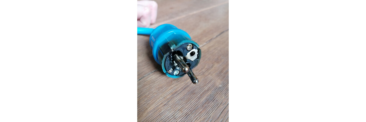 Warum ein verschmorter Schuko-Stecker beim Laden eines E-Autos keinen Qualitätsmangel darstellt! - 